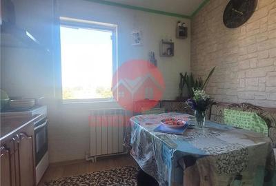 Apartament cu 2 camere decomandat în Poarta 6