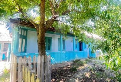 Casă individuală cu 2 camere cu Teren 1442 Mp în Cristești