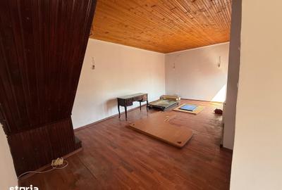 Casă cu 5 camere cu Teren 197 Mp în Rahova