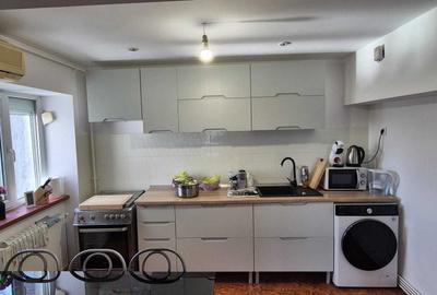Apartament cu 4 camere decomandat în Zimbru - 2