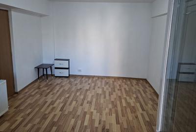 Garsonieră decomandată în Central - 2