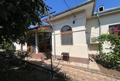 Casă cu 4 camere în Central