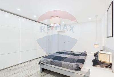 Apartament cu 3 camere decomandat, mobilat în P-ța Unirii - 1