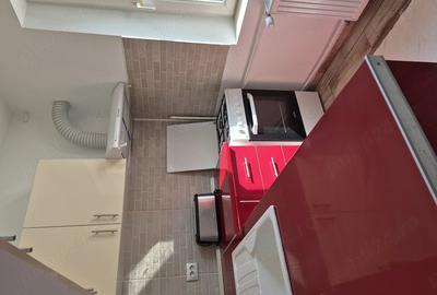 Garsonieră decomandată în Central