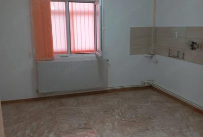 Apartament cu 3 camere decomandat în Central - 3