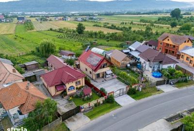 Casă cu 5 camere cu Teren 1600 Mp în Țițești