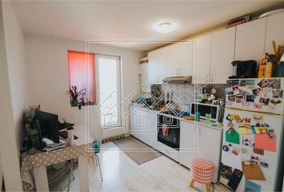 Apartament cu 3 camere decomandat în Central - 2