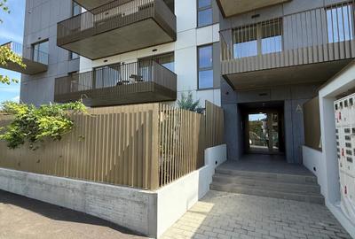 Apartament cu 4 camere decomandat, mobilat în Băneasa