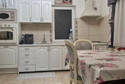 Casă cu 4 camere cu Teren 700 Mp în Central - 2