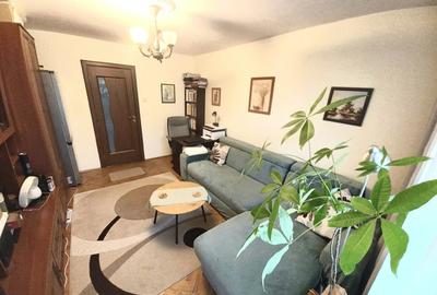 Apartament cu 2 camere decomandat, mobilat în Podul de Piatră