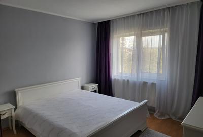 Apartament cu 3 camere decomandat în Nufărul