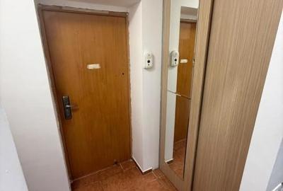 Garsonieră în CET - 5