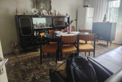 Apartament cu 4 camere decomandat în Central