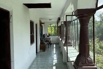 Casă cu Teren 2650 Mp în Nemoiu - 2