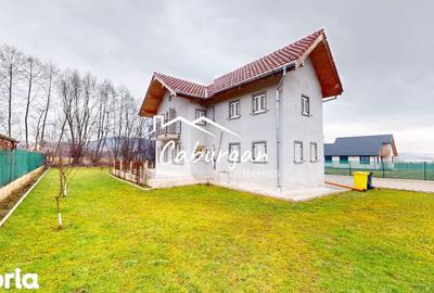 Casă cu 4 camere cu Teren 1000 Mp în Central - 2