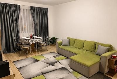 Apartament cu 3 camere decomandat, mobilat în Băneasa