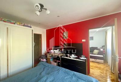 Apartament cu 3 camere semidecomandat, mobilat în UTA - 16