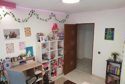 Apartament cu 4 camere decomandat în Noua - 10