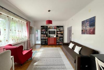 Apartament cu 3 camere semidecomandat, mobilat în Andrei Mureșanu