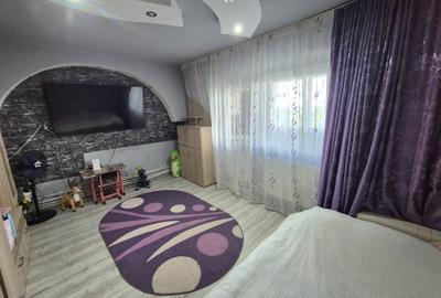 Apartament cu 2 camere decomandat în Confecții