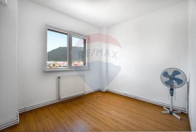 Apartament cu 4 camere decomandat, mobilat în Răcădău - 16