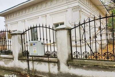 Casă cu 6 camere cu Teren 3032 Mp în Ultracentral
