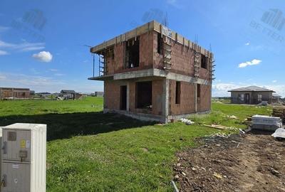 Casă cu 4 camere în Berceni