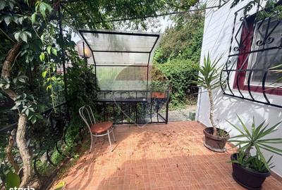Casă cu 4 camere în Leamna de Jos