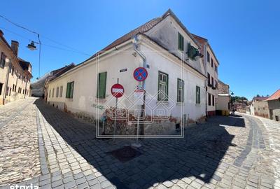 Casă cu 3 camere cu Teren 50 Mp în Central