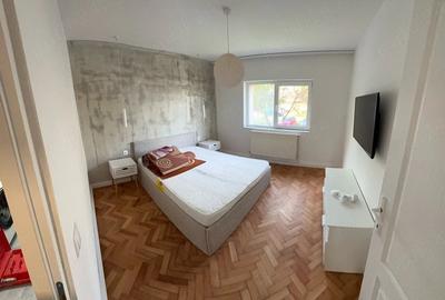 Apartament cu 3 camere decomandat în Exterior Vest - 2