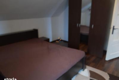Casă cu 6 camere cu Teren 500 Mp în Ronaț