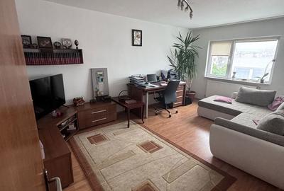 Apartament cu 3 camere decomandat în Central - 2