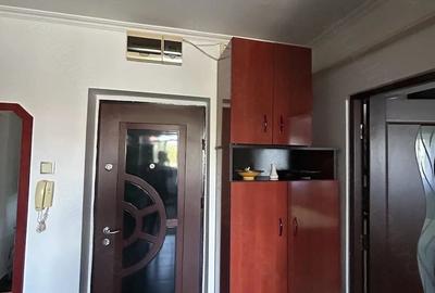 Apartament cu 2 camere decomandat în Carpați 2 - 4