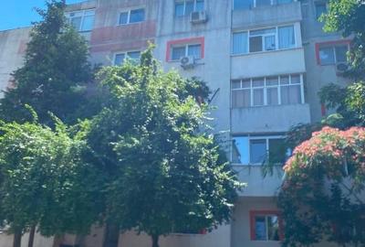 Apartament cu 3 camere decomandat, mobilat în C5 - 1