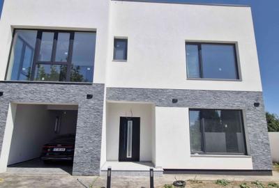 Casă cu 4 camere în Tunari