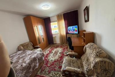 Garsonieră decomandată în Rovine