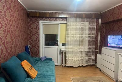 Apartament cu 3 camere în Calea Severinului