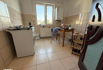 Apartament cu 3 camere decomandat în Podu Roș - 2