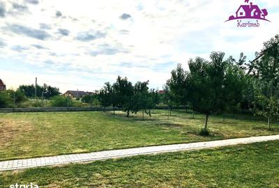 Casă cu 7 camere cu Teren 600 Mp în Sânmartin
