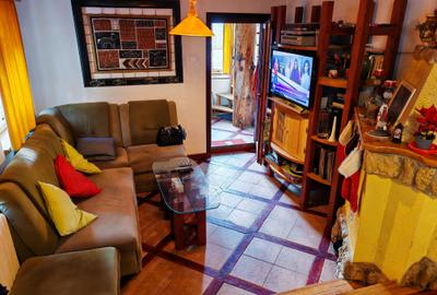 Casă individuală cu 5 camere cu Canalizare în Caragiale - 1