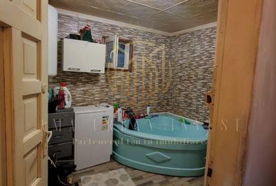Casă individuală cu 3 camere cu Canalizare în Apărătorii Patriei - 9