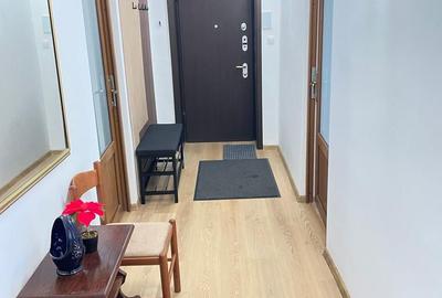 Apartament cu 3 camere, mobilat în Central - 1