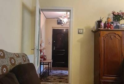 Apartament cu 3 camere decomandat în Piața Centrală - 9