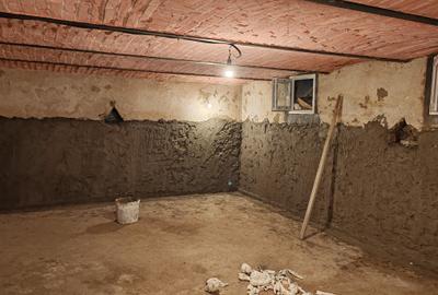 Casă individuală cu 8 camere cu Canalizare în Central - 34
