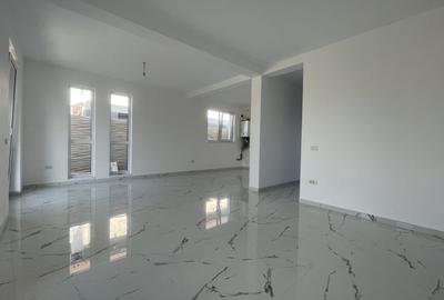 Duplex cu 5 camere cu Canalizare în Dumbrăvița