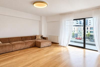 Apartament cu 3 camere semidecomandat, mobilat în Pipera