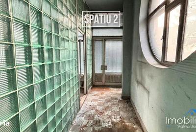 Spațiu comercial, de 108 mp, în Petros - 1