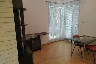 Apartament cu 3 camere decomandat în Girocului - 6