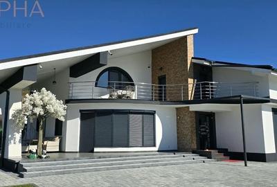Casă cu 4 camere în Crainimăt