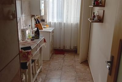 Apartament cu 3 camere decomandat în Dunărea